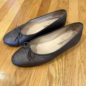 Authentic Chanel Interlocking CC Gunmetal Leather Ballet Shoes